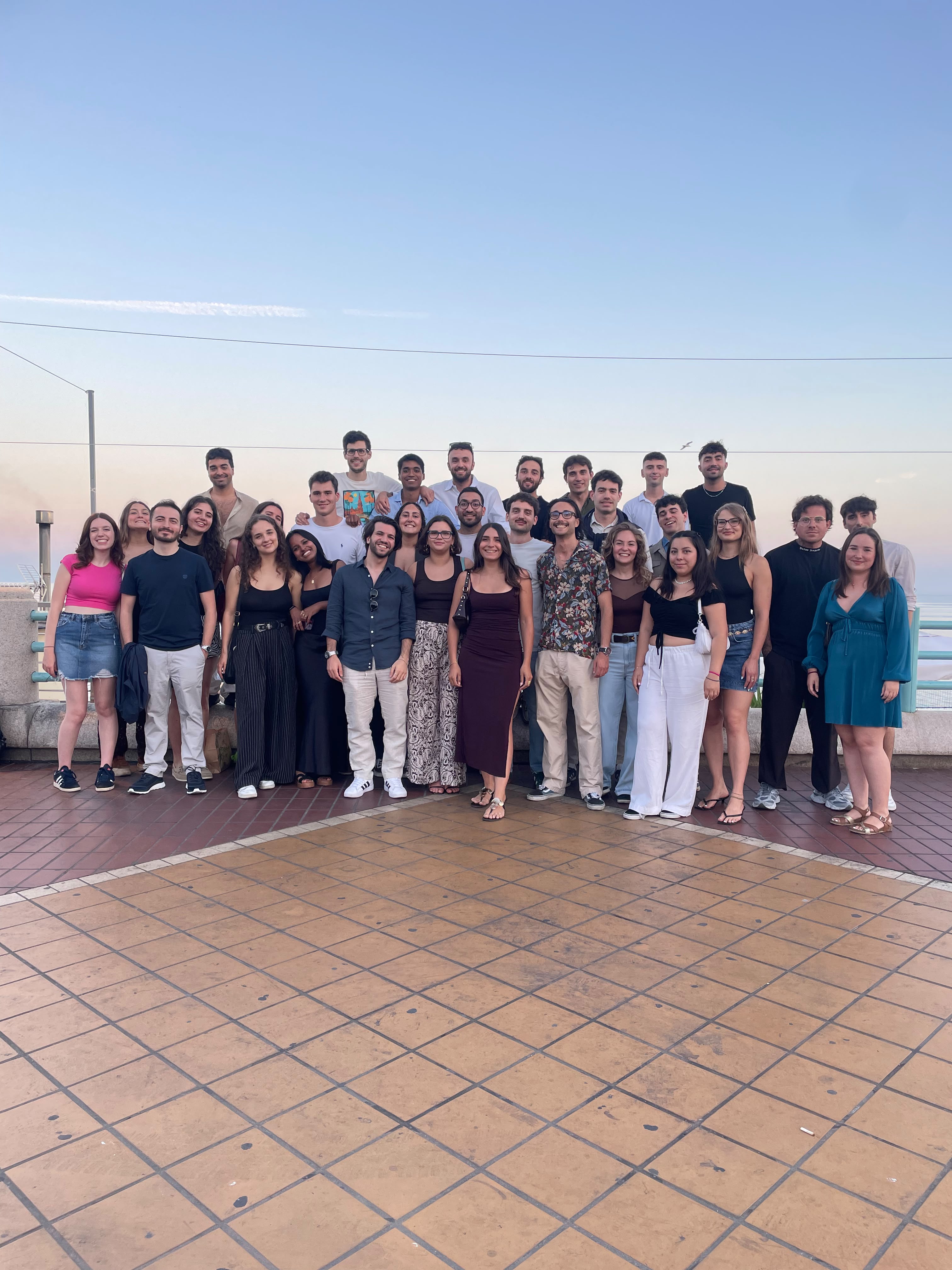 Foto di gruppo ESN GEG Genova sulla terrazza